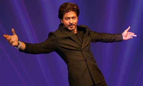  Can You Believe It!?:  Shah Rukh Khan's Surprise Appearance at Istanbul's Spice Routes Festival!